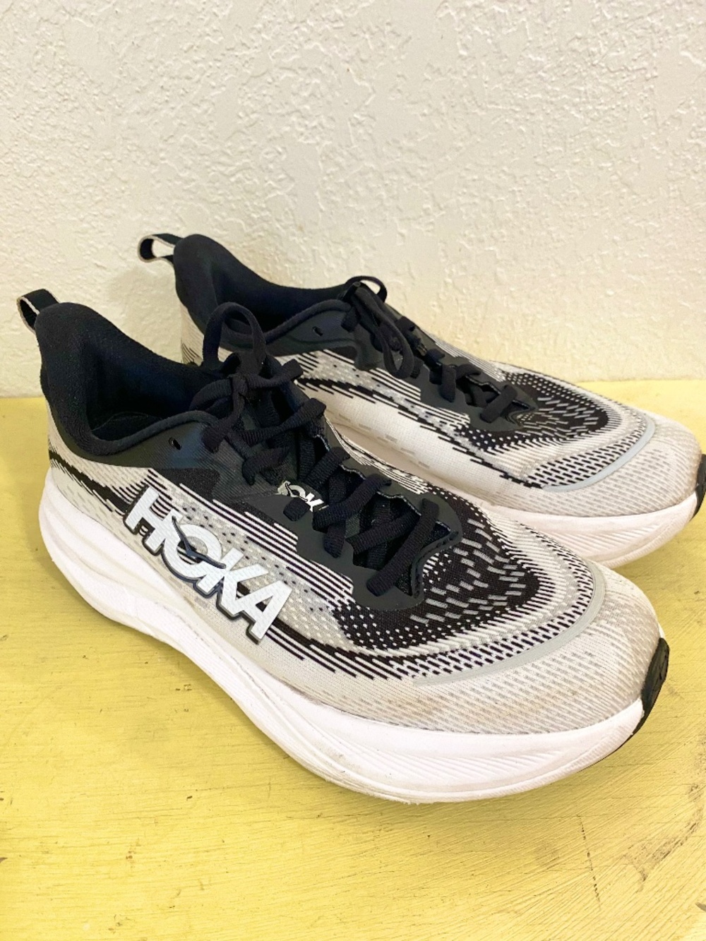 Hoka Skyflow Size 7 Women’s White Athletic Shoes